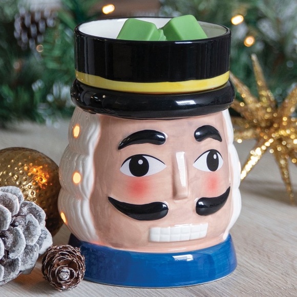Illumiscents Other - Illumiscents Nutcracker Fragrance Warmer For Scented Wax Melts Christmas Holiday